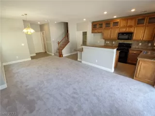 Photo #5: 2290075 Listing 