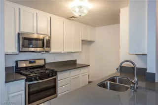 Photo #3: 2290114 Listing 