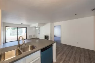 Photo #5: 2290114 Listing 