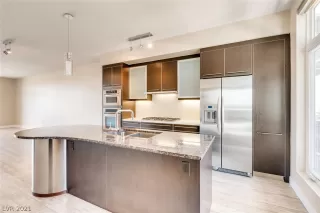 Photo #3: 2290118 Listing