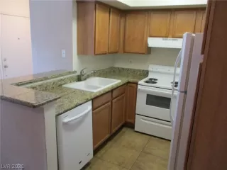 Photo #4: 2290161 Listing 