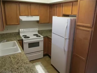 Photo #5: 2290161 Listing 