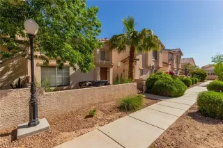 Photo #4: 2290166 Listing