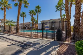 Photo #6: 2290166 Listing