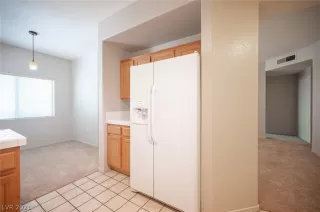 Photo #5: 2290168 Listing