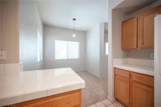 Photo #6: 2290168 Listing