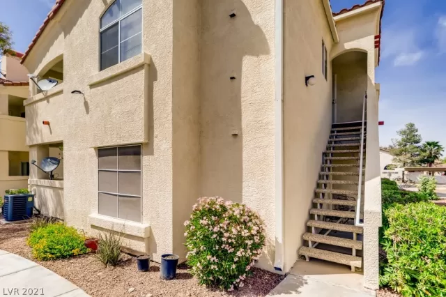 MLS: 2290186 Condo For Sale