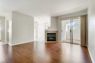 Photo #1: 2290186 Listing 