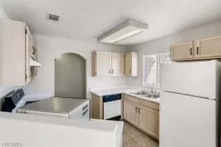 Photo #2: 2290186 Listing 