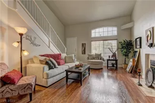 Photo #5: 2290205 Listing