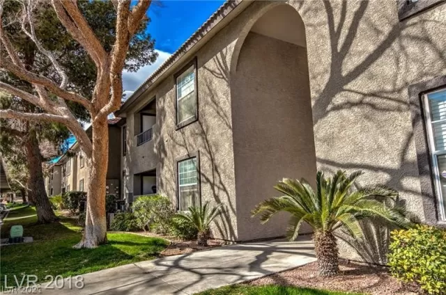 MLS: 2290250 Condo For Sale