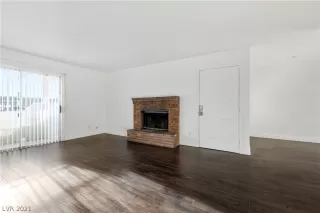 Photo #3: 2290253 Listing