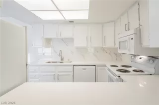 Photo #5: 2290253 Listing