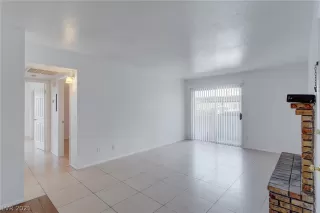 Photo #3: 2290293 Listing 