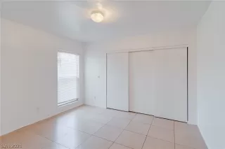 Photo #6: 2290293 Listing 