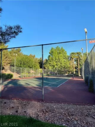 Photo #2: 2290294 Listing