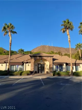 Photo #3: 2290294 Listing