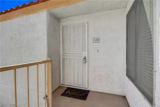 Photo #1: 2290301 Listing