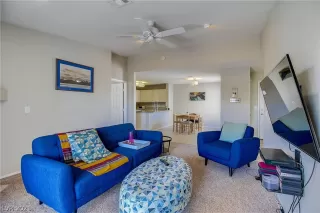 Photo #4: 2290301 Listing