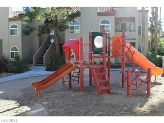 Photo #2: 2290305 Listing