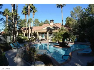 Photo #4: 2290305 Listing