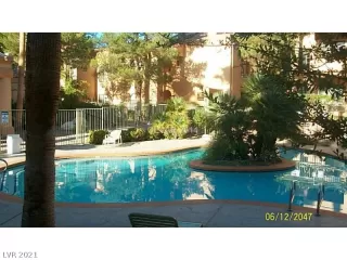 Photo #5: 2290305 Listing