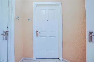 Photo #4: 2290326 Listing 