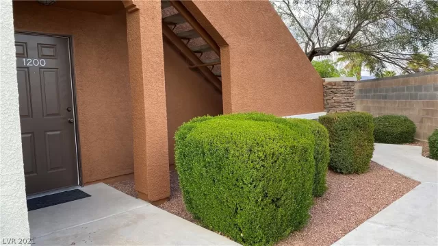 MLS: 2290327 Condo For Sale