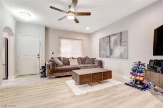 Photo #4: 2290344 Listing 