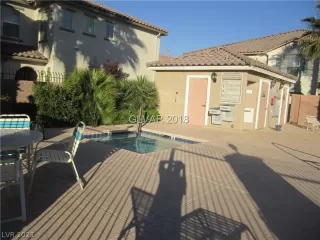 Photo #4: 2290360 Listing