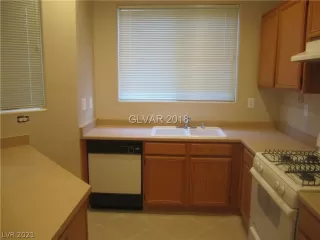 Photo #6: 2290360 Listing