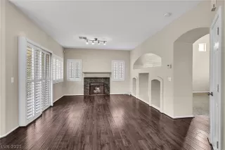 Photo #3: 2290383 Listing 