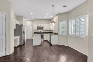 Photo #5: 2290383 Listing 