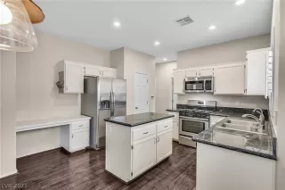 Photo #6: 2290383 Listing 