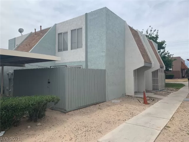 MLS: 2290403 Condo For Sale