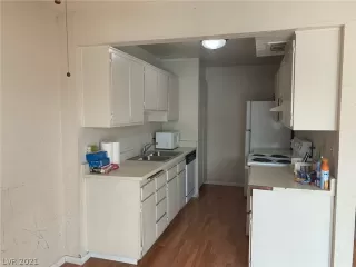 Photo #3: 2290403 Listing