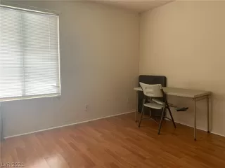 Photo #5: 2290403 Listing