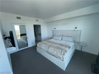 Photo #5: 2290443 Listing