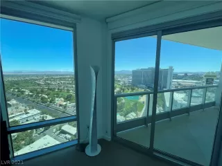 Photo #6: 2290443 Listing