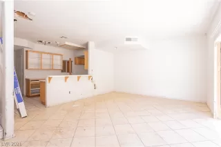 Photo #6: 2290447 Listing 