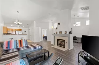 Photo #6: 2290462 Listing