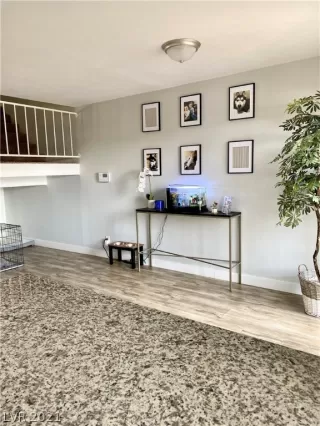 Photo #1: 2290476 Listing