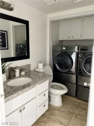 Photo #2: 2290476 Listing