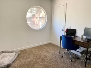 Photo #4: 2290476 Listing