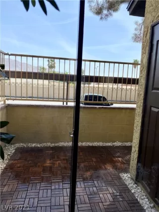 Photo #6: 2290476 Listing