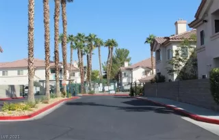 Photo #1: 2290515 Listing