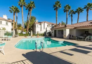 Photo #2: 2290515 Listing