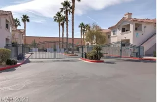 Photo #4: 2290515 Listing