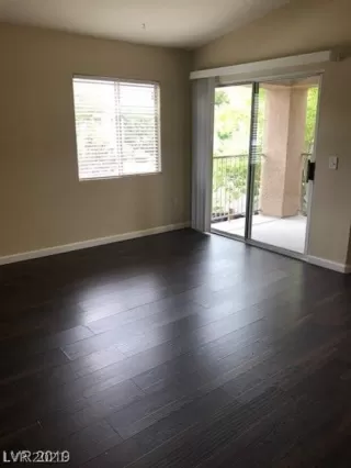 Photo #3: 2290532 Listing