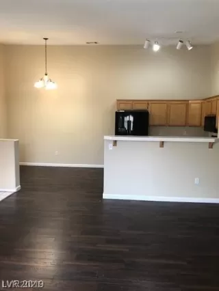 Photo #4: 2290532 Listing